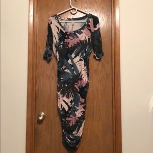 Knee length fitted maternity dress (M)